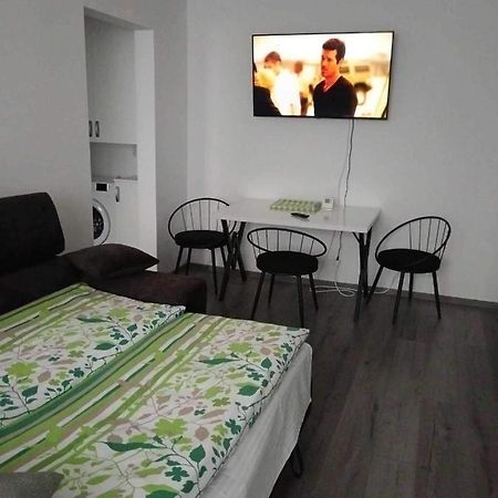 Enci Kiado Apartman Miercurea Ciuc Extérieur photo